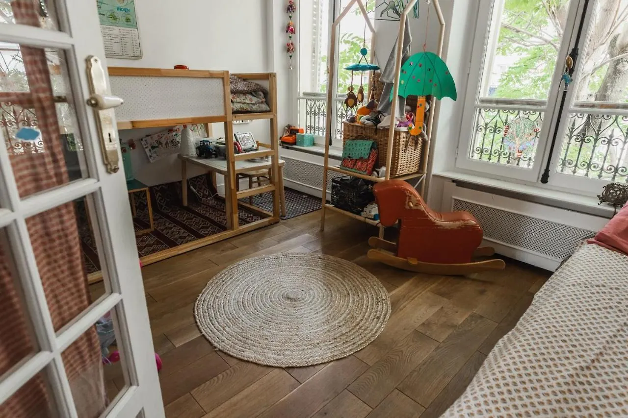Apartament Bright Atypical Duplex In Menilmontant Paryż
